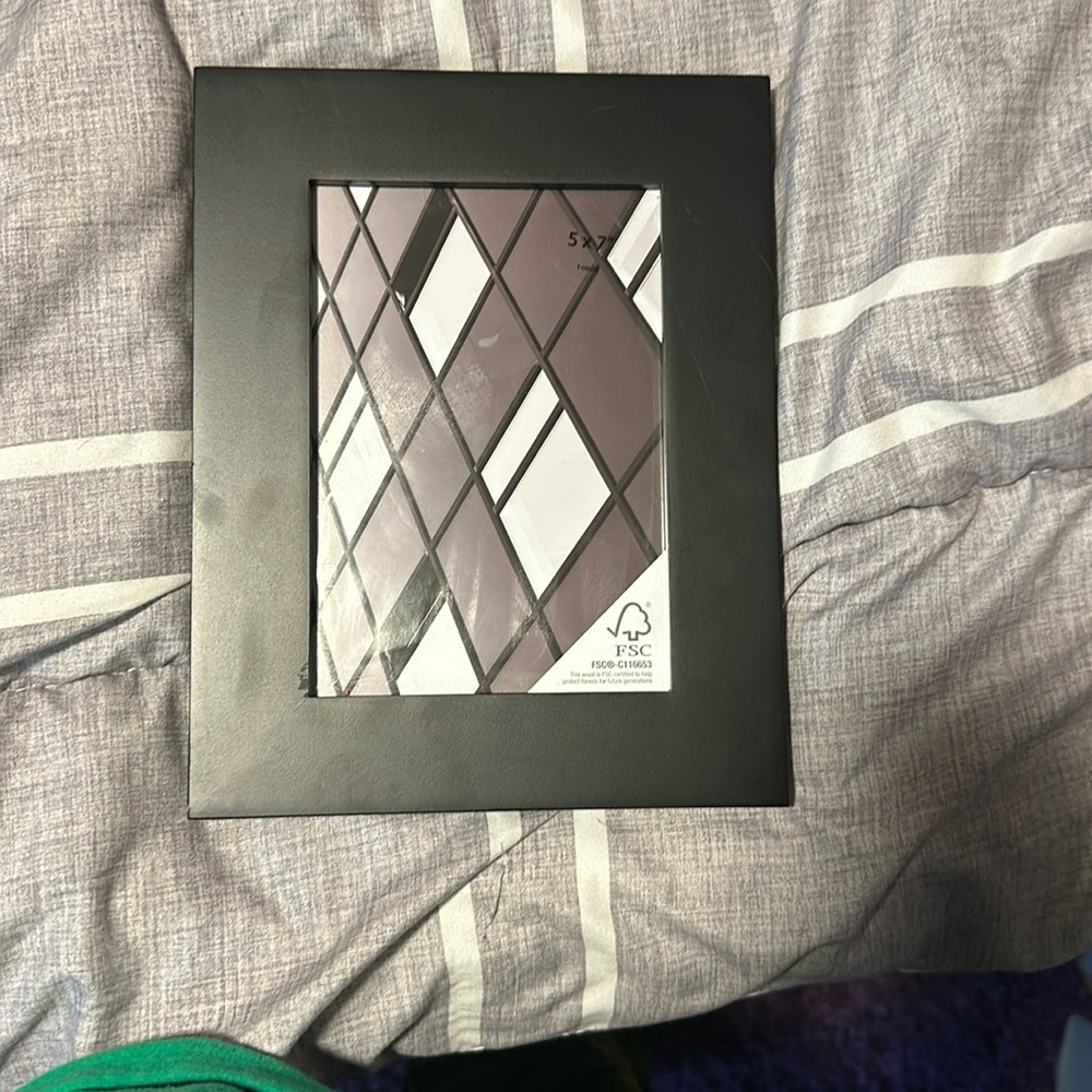 Picture frame - Picture 1 of 2